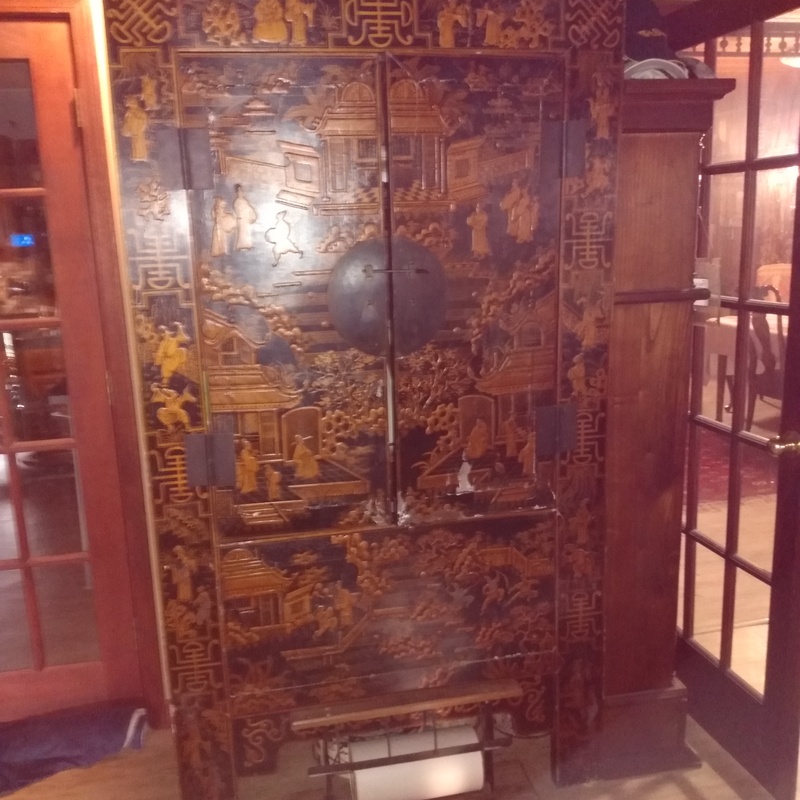 18th century chinese Chinesorie wedding cabinet 