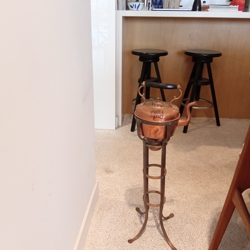 Copper pot with stand